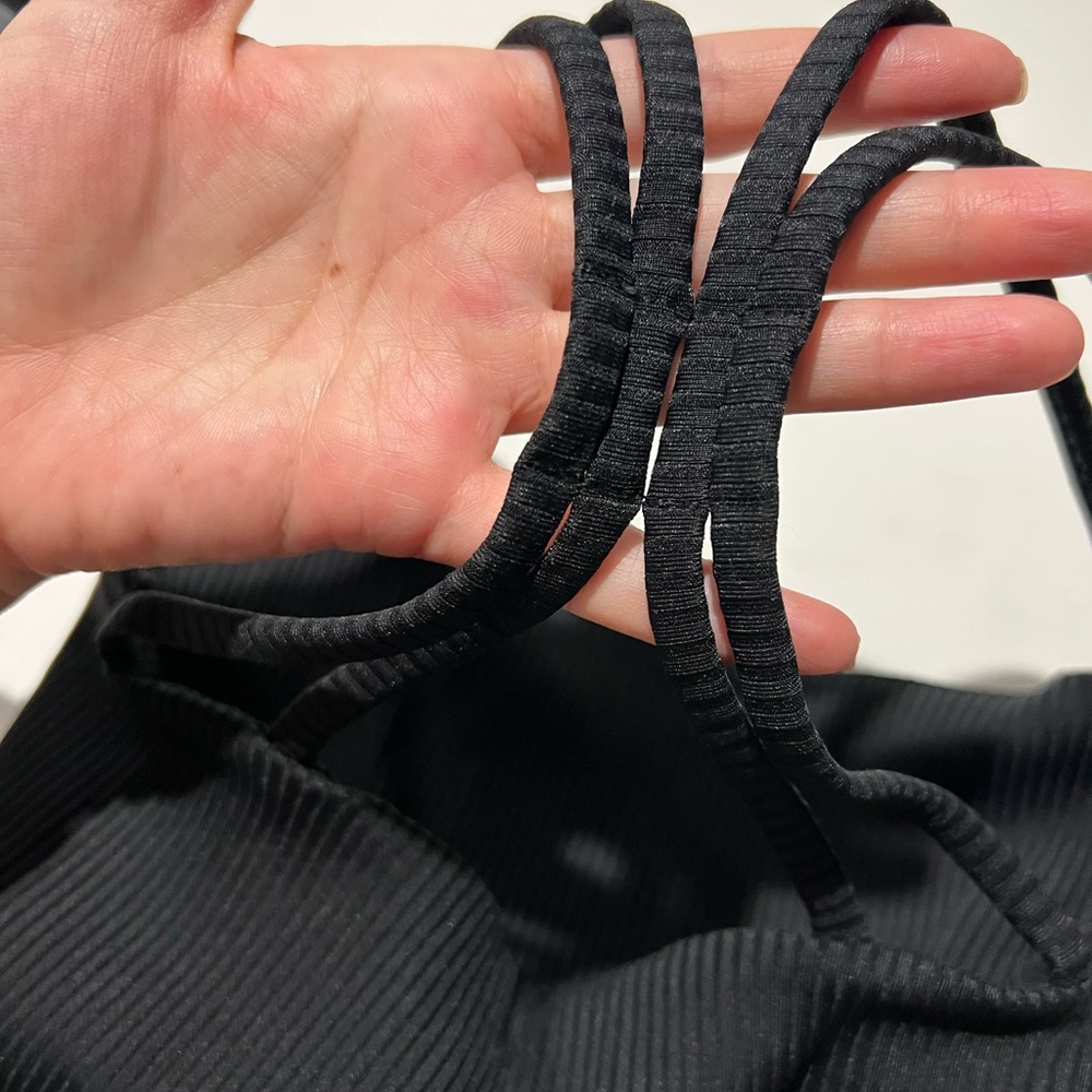 EUC Carbon38 cropped ribbed strappy camisole/tank in black - Picture 16 of 16